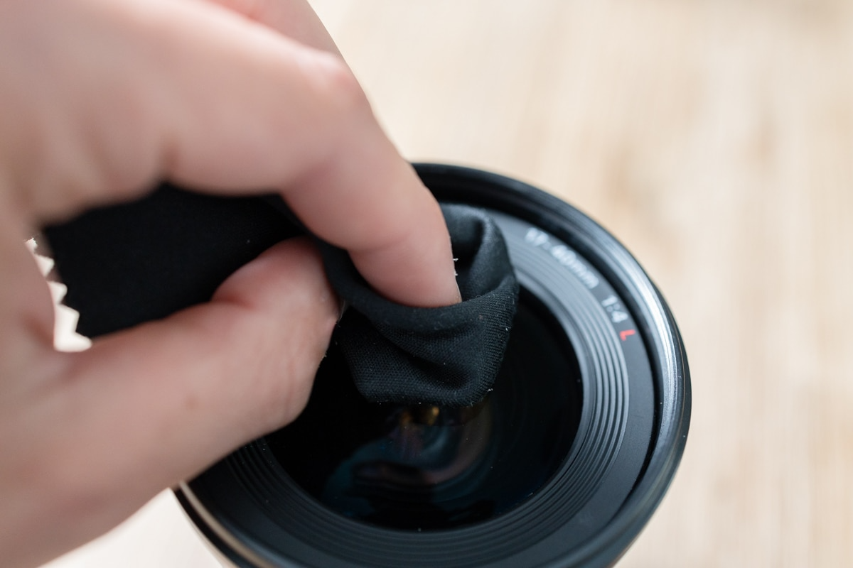 cleaning camera lens