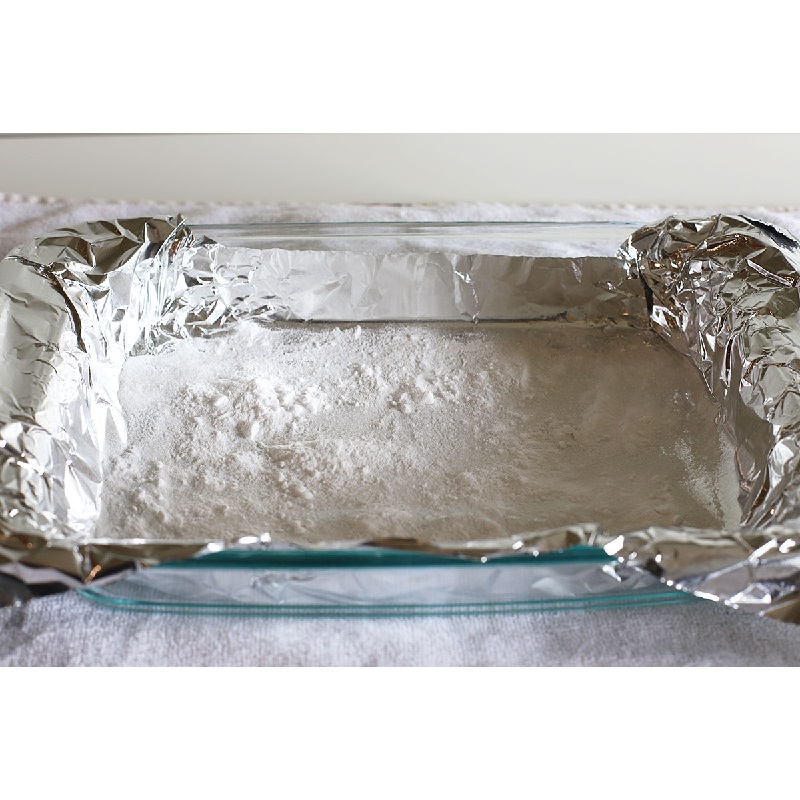 cleaning silver with baking soda and aluminum foil and hot water chemical reaction